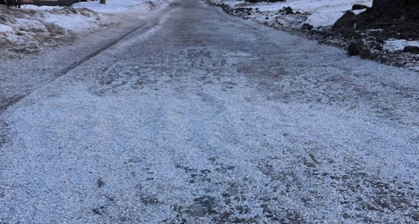 Зимой в столице Коми уменьшат количество мраморной крошки на дорогах