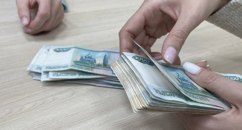 Пенсионерку из Коми обманули на несколько миллионов рублей