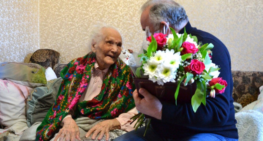 Жительницу Ухты поздравили со столетием