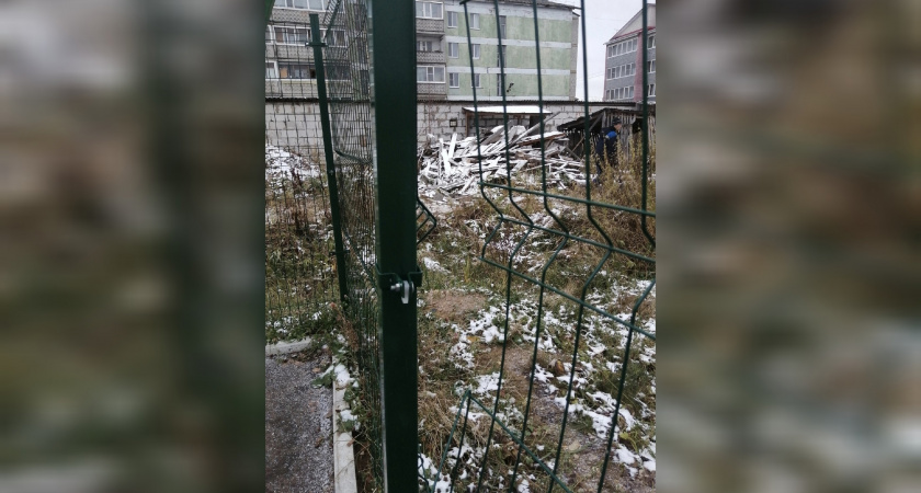 В Коми вандалы разгромили ограждение скейт-парка