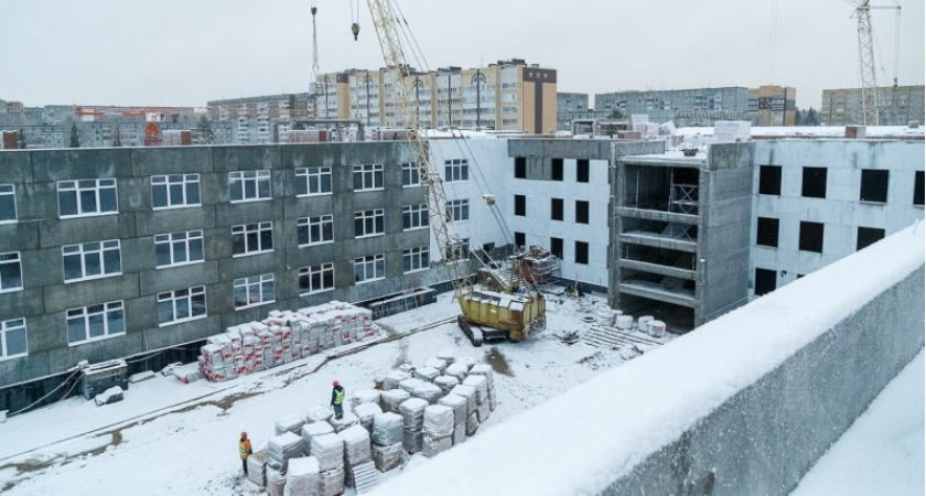 В Сыктывкаре продолжается строительство школы на 825 мест в местечке Емваль