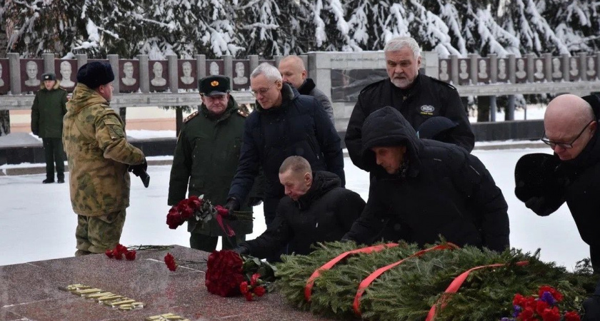 В Сыктывкаре почтили память героев России и Коми