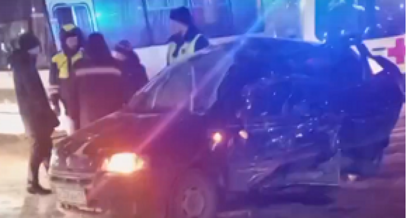 В Сыктывкаре произошло ДТП: есть пострадавший