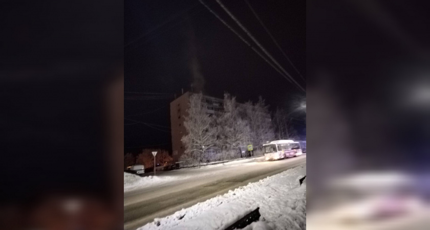 Прокуратура Эжвинского района организовала проверку в связи с пожаром в восьмиэтажном доме 