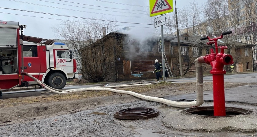 В Усть-Вымском районе вспыхнул частный дом
