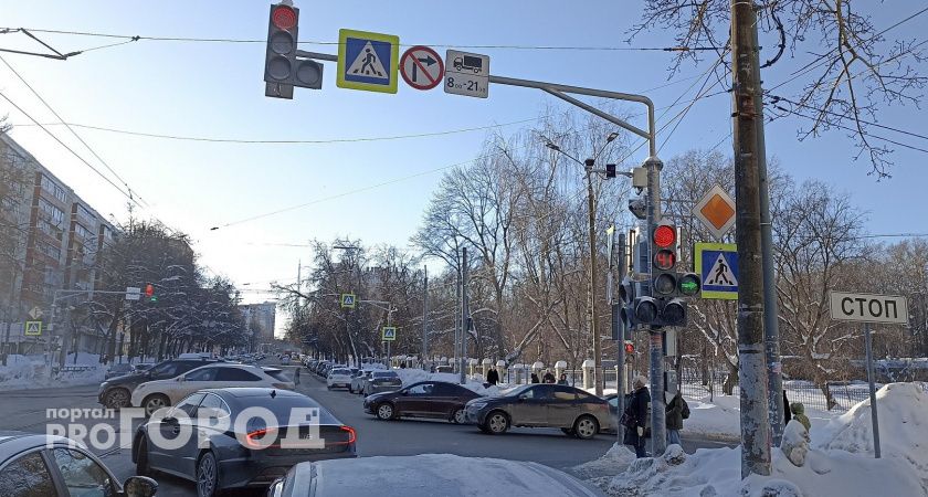 Проезд на желтый теперь запрещен: сразу дадут штраф - решение суда