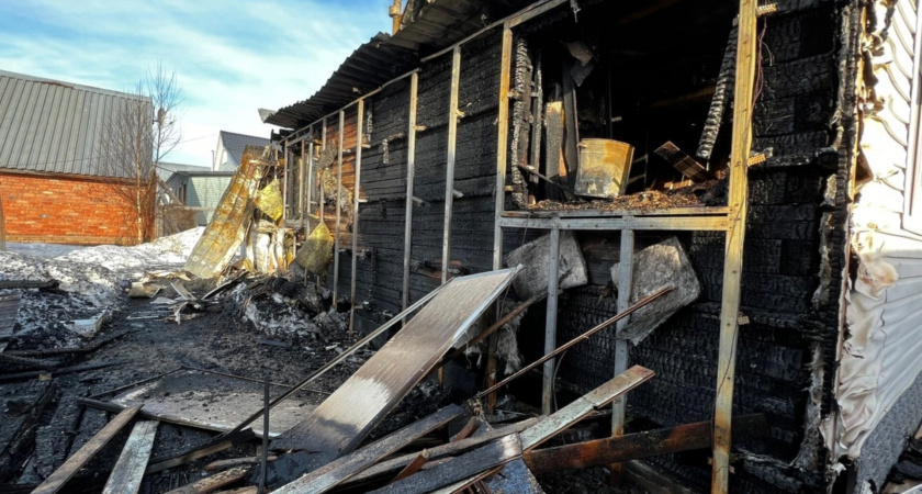 В Корткеросе из-за неочищенной от снега крыши сгорел дом