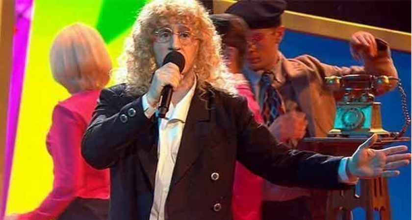 В 90-е припев этой абсурдной песни знали почти все: сейчас даже название не вспомнят