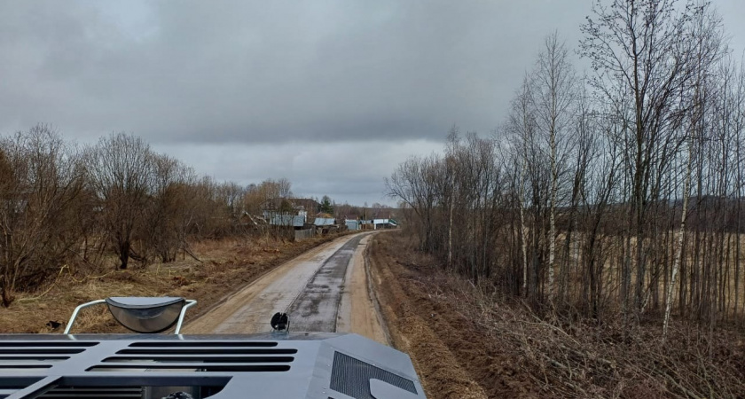 В Сыктывкаре стартовали работы по фрезерованию старого покрытия к кладбищу в Верхнем Чове