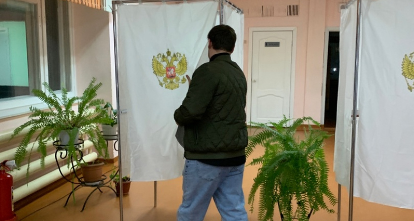 Владимир Путин подписал закон о запрете иностранным агента участвовать в выборах