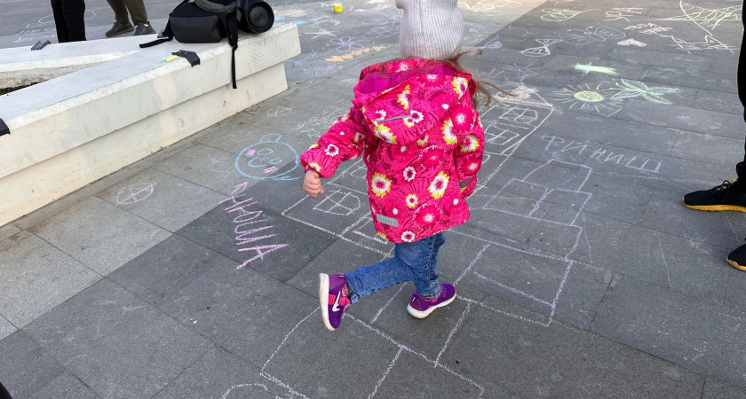 На День защиты детей сыктывкарские школьники получили путёвки в лагеря