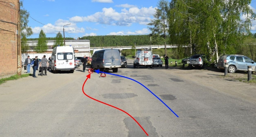 В Ухте мотоцикл без номеров врезался в ГАЗ