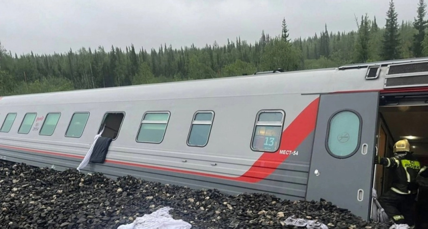 В катастрофе с поездом в Коми погибло три человека: полная хронология