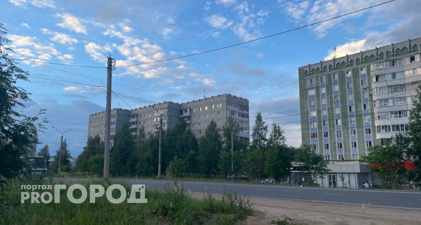 Жители Эжвинского района Сыктывкара пожаловались на неприятный запах