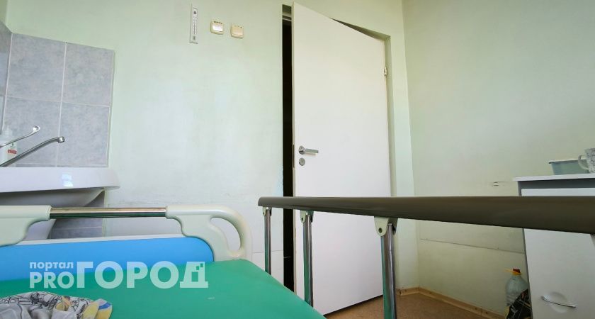 14-летняя пострадавшая при сходе вагона поезда Воркута-Новороссийск до сих пор находится в больнице
