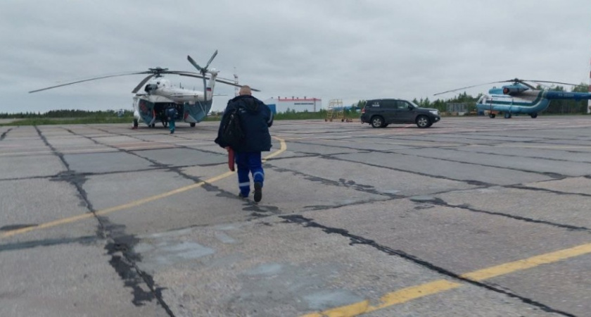 Выпавшего из окна 2-летнего жителя Коми перевезли вертолетом в Сыктывкар