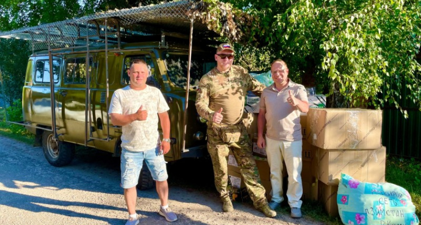 В зону СВО отправили еще один гуманитарный груз: нашим бойцам передали УАЗ