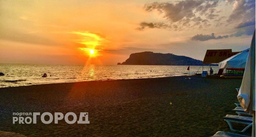 Хватают прямо на пляже: семь строгих запретов для туристов, отдыхающих на море в Сочи