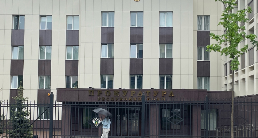 Жительница Сыктывкара пытается через прокуратуру добиться изъятия своей квартиры в аварийном здании