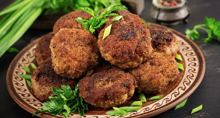 Воздушные котлеты: секрет профессиональных шефов — готовьте как в лучших ресторанах