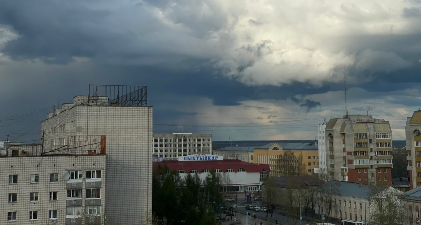 Россия готовится к удару стихии: главный синоптик Роман Вильфанд рассказал о грядущих ливнях и смерчах