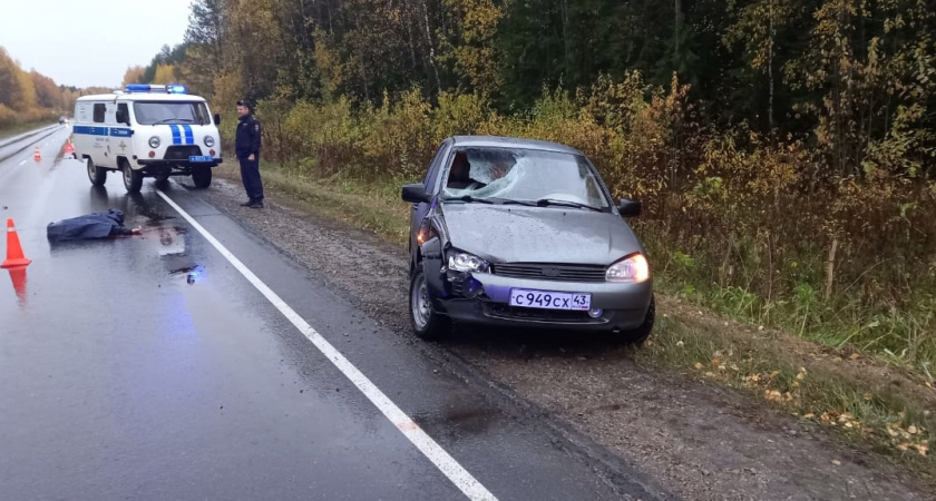 "Лада" насмерть сбила пешехода под Сыктывкаром сегодня утром