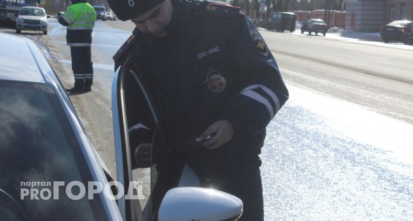 В Заполярье инспекторы ГАИ задержали пьяных супругов без водительских прав 