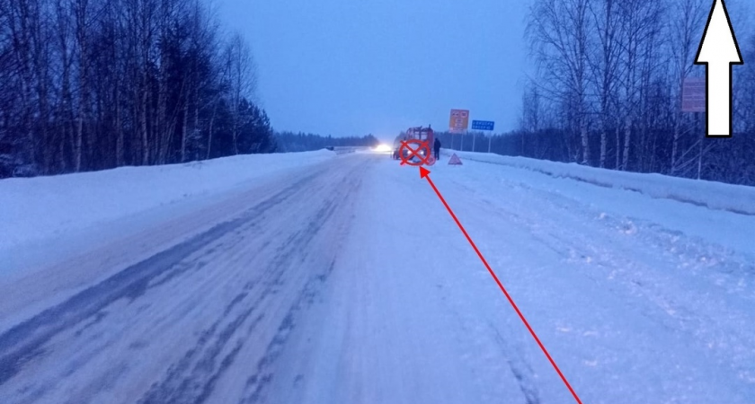 В Коми водитель ВАЗа врезался в припаркованную вахтовку  