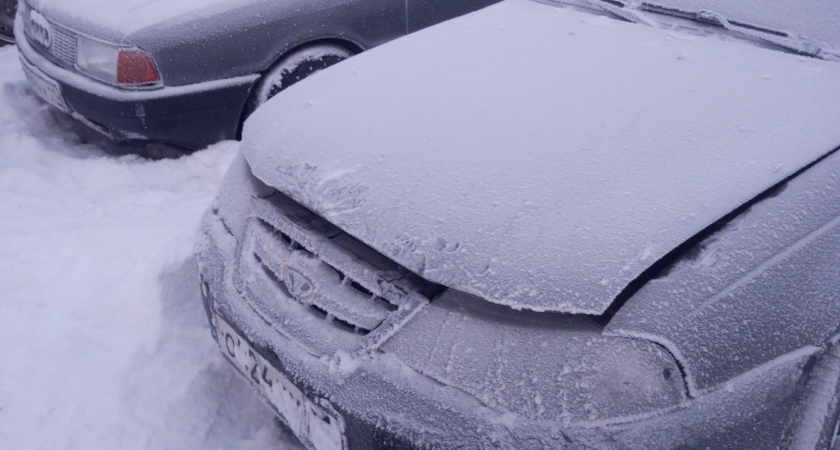 "Хотел в гости": в Коми угонщик застрял в сугробе на краденном авто