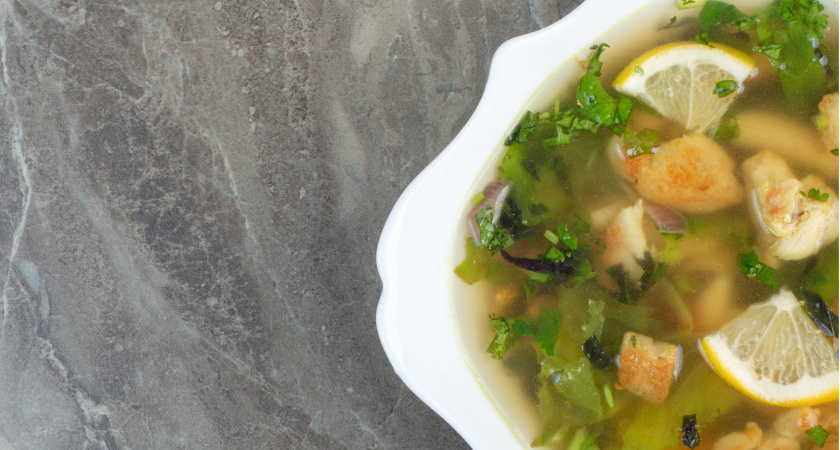 Всего две мелочи, а рыбный бульон становится в сто раз вкуснее: будет прозрачным, как слеза