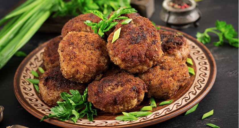 Чтобы котлеты таяли во рту, бабушка научила добавлять в фарш особый ингредиент: готовлю только так