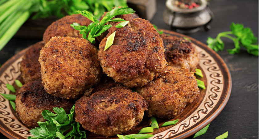 Чтобы котлеты таяли во рту, бабушка научила добавлять в фарш особый ингредиент: готовлю только так