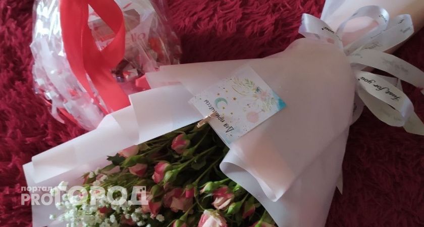 Букет и подарок: выяснилось, сколько сыктывкарцы готовы потратиться на 8 марта для своих дам