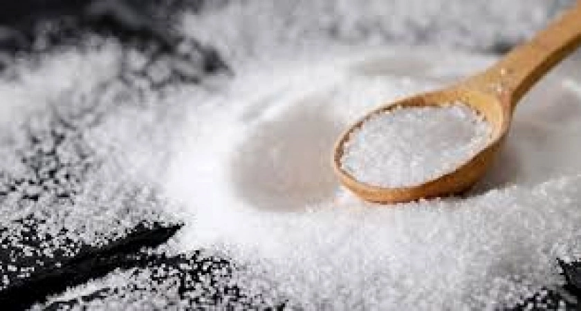 Посыпьте соль у порога и можете спать спокойно: старая хитрость актуальна и сейчас