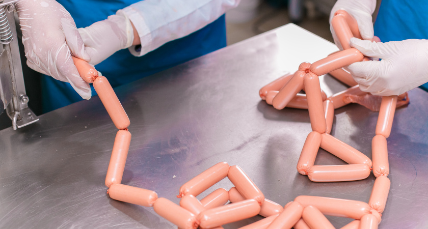 "Не берите даже по акции": Роскачество назвало сосиски, которые лучше не покупать