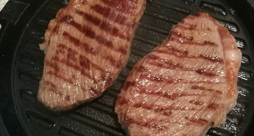 Ученые назвали самое вредное мясо, а мы его покупаем и даем детям