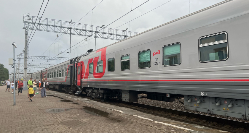 Пассажиры верхних полок в поездах РЖД теперь смогут спускаться на нижние только с согласия попутчиков