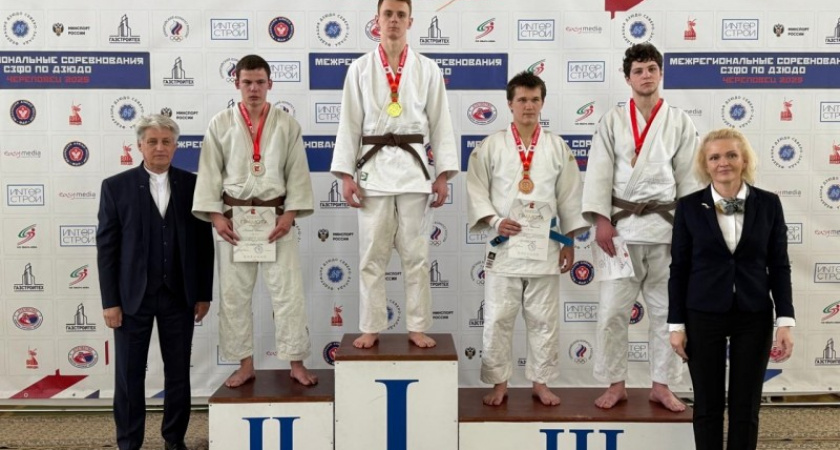 Дзюдоисты из Коми завоевали золото на межрегиональных соревнованиях