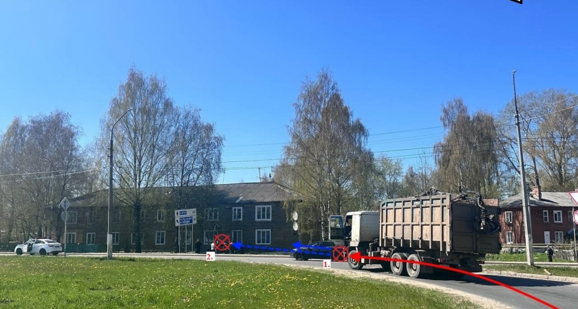 В Сыктывкаре двухмесячный ребенок пострадал в ДТП с грузовиком