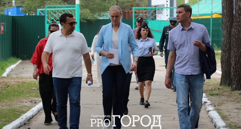 “Если бы я была здесь в детстве, я была бы очень рада”: чиновники и специалисты провели рейд по лагерям в Коми