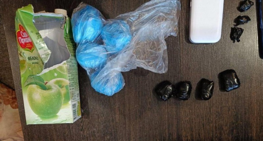 В Коми осудили закладчицу, работавшую на онлайн-магазин наркотиков