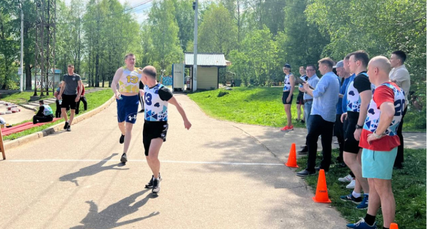 В Сыктывкаре сотрудники МВД пробежали символичную эстафету