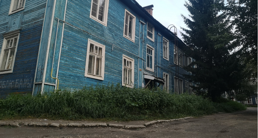 От запаха "старости" не останется и следа: запомните это средство для обработки пола и стен