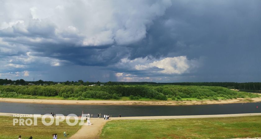 В Коми сразу в 11 муниципалитетах объявили штормовое предупреждение