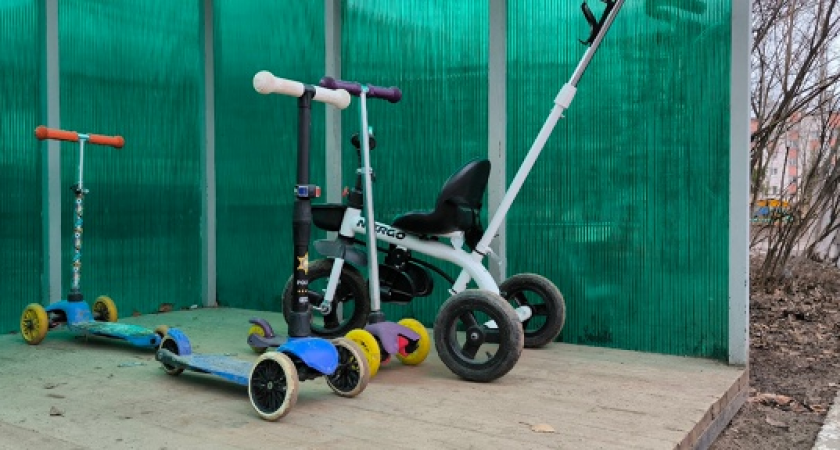 Лишённый прав водитель на мопеде сбил велоколяску с маленьким ребенком в Коми