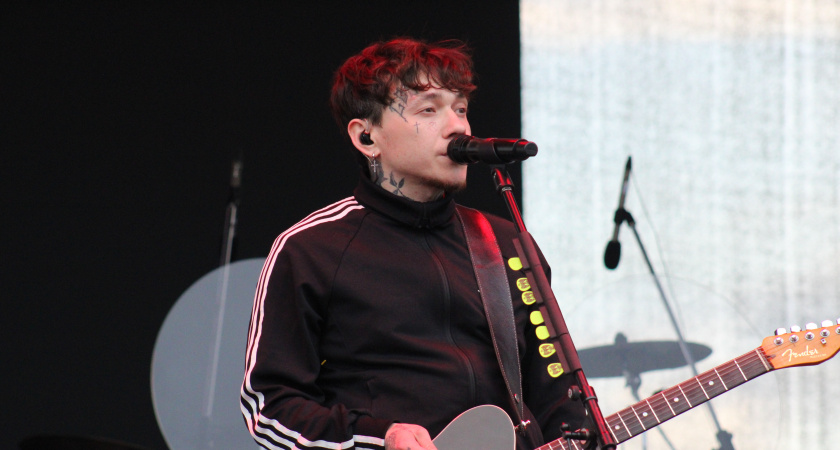 В Коми завершился фестиваль "Живой воздух": тысячи зрителей танцевали под ливнем вместе с “Три дня дождя”