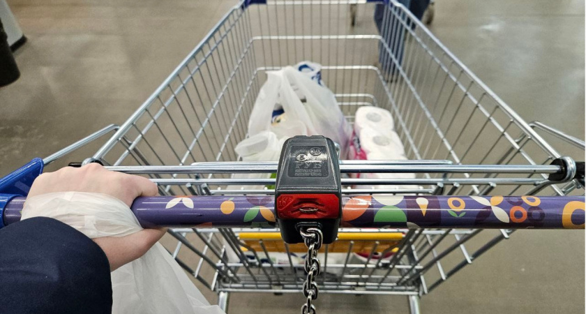 "Магнитам" и "Пятерочкам" осталось недолго: россияне кинулись за покупками в другой супермаркет — продукты свежайшие, а цены — как из 2010 г