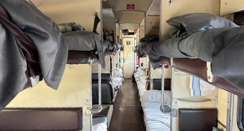 "Не спали из-за нее всем вагоном": 7 типов пассажиров поездов, которых люто ненавидят и проводники, и попутчики