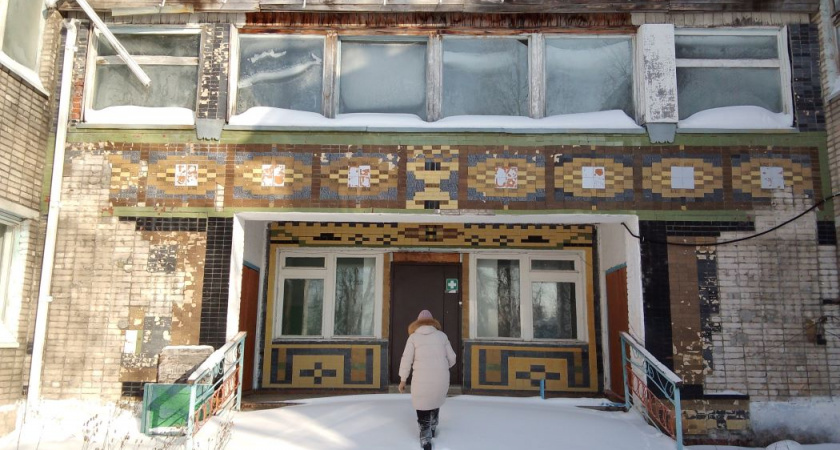 Здание бывшей школы в Коми вновь выставляют на продажу