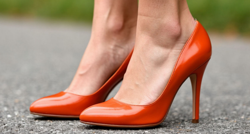 Сухие пятки и натоптыши исчезли за 2 применения: ухаживаю за стопами летом только так — без дорогущих походов к мастеру